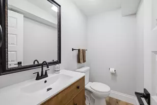9883 S 35th St, Franklin, WI 53132 - Photo 30