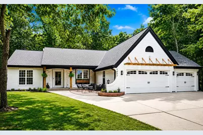 9883 S 35th St, Franklin, WI 53132 - Photo 2