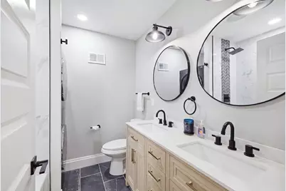 9883 S 35th St, Franklin, WI 53132 - Photo 16
