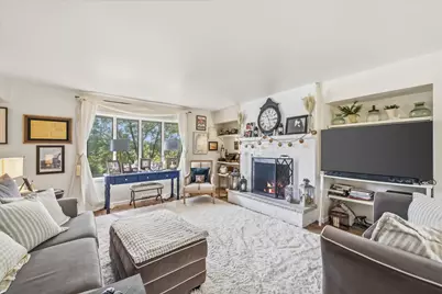 11145 N Riverland Ct, Mequon, WI 53092 - Photo 6