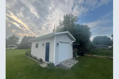 4369 S 49th St, Greenfield, WI 53220 - Photo 24