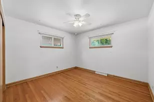 8143 W Raymond Ln, West Allis, WI 53219 - Photo 14