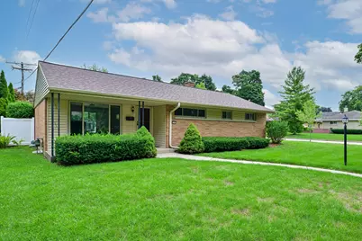 8143 W Raymond Ln, West Allis, WI 53219 - Photo 2