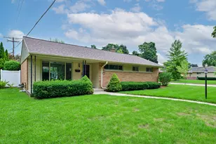 8143 W Raymond Ln, West Allis, WI 53219 - Photo 2
