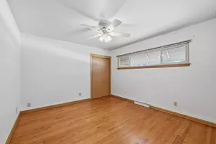 8143 W Raymond Ln, West Allis, WI 53219 - Photo 12