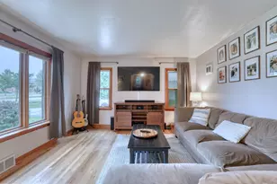 1863 Washington St, Grafton, WI 53024 - Photo 6