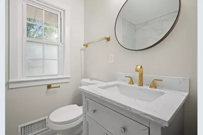 8034 W Tesch Ave, Milwaukee, WI 53220 - Photo 16
