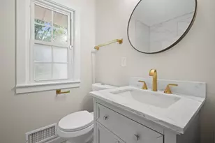 8034 W Tesch Ave, Milwaukee, WI 53220 - Photo 16