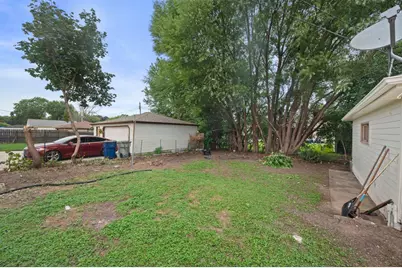 8034 W Tesch Ave, Milwaukee, WI 53220 - Photo 22