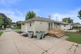 8034 W Tesch Ave, Milwaukee, WI 53220 - Photo 24
