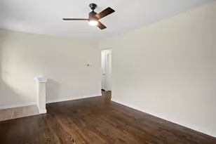 8034 W Tesch Ave, Milwaukee, WI 53220 - Photo 12