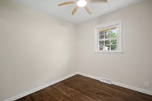 8034 W Tesch Ave, Milwaukee, WI 53220 - Photo 14