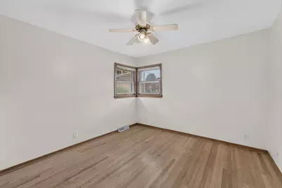 10216 W Burleigh St, Wauwatosa, WI 53222 - Photo 16