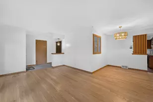 10216 W Burleigh St, Wauwatosa, WI 53222 - Photo 8