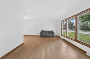 10216 W Burleigh St, Wauwatosa, WI 53222 - Photo 6