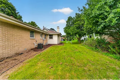 10216 W Burleigh St, Wauwatosa, WI 53222 - Photo 30