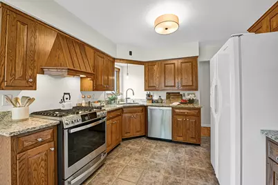 2329 N 89th St, Wauwatosa, WI 53226 - Photo 10