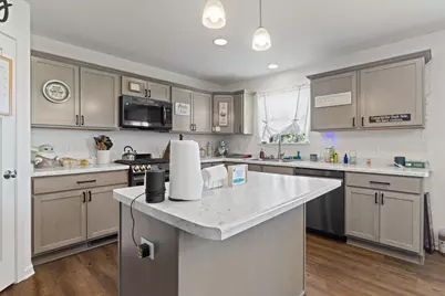 906  Ridge Ct, Watertown, WI 53094 - Photo 2