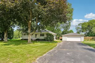 2436 S Ronke Ln, New Berlin, WI 53151 - Photo 46