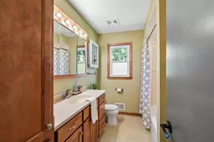 2436 S Ronke Ln, New Berlin, WI 53151 - Photo 18