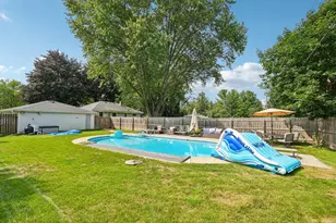 2436 S Ronke Ln, New Berlin, WI 53151 - Photo 42