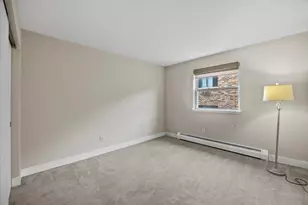 2121 N Cambridge Ave, Milwaukee, WI 53202 - Photo 12