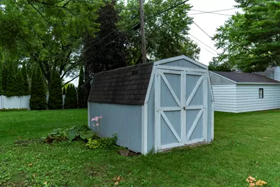916  Clark St, Watertown, WI 53094 - Photo 2