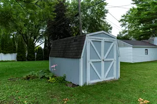916 Clark St, Watertown, WI 53094 - Photo 2