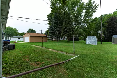916  Clark St, Watertown, WI 53094 - Photo 4