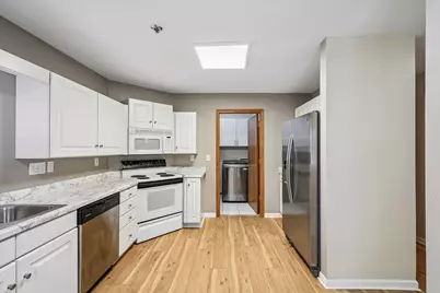 17725 W Wisconsin Ave #B, Brookfield, WI 53045 - Photo 10
