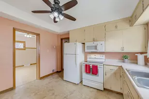 1542 S 79th St, West Allis, WI 53214 - Photo 14