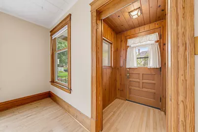 1542 S 79th St, West Allis, WI 53214 - Photo 6