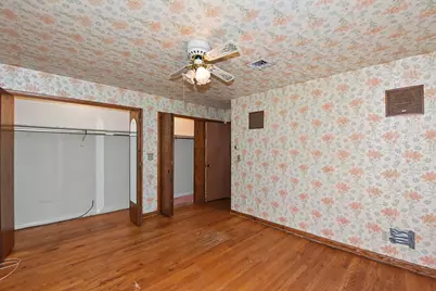 6920 N Beech Tree Dr, Glendale, WI 53209 - Photo 14