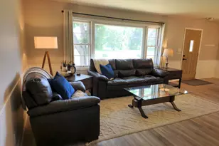 2527 S 82nd St, West Allis, WI 53219 - Photo 8