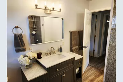 2527 S 82nd St, West Allis, WI 53219 - Photo 12