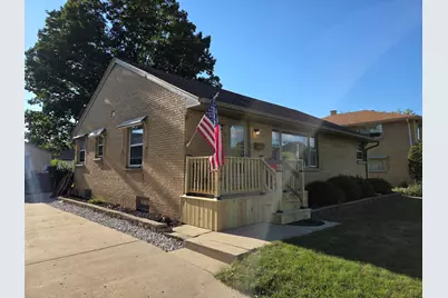 2527 S 82nd St, West Allis, WI 53219 - Photo 4