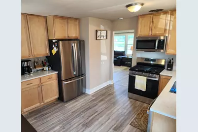 2527 S 82nd St, West Allis, WI 53219 - Photo 10