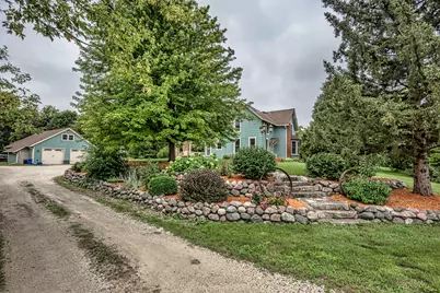 N14W28039  Silvernail Rd, Delafield, WI 53072 - Photo 2