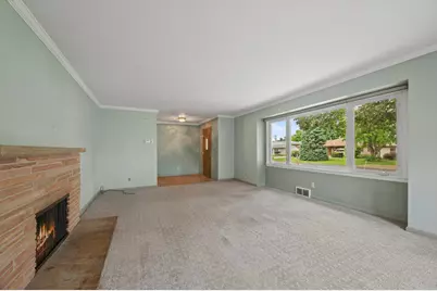 S21W23053  Hillside Dr, Waukesha, WI 53186 - Photo 8