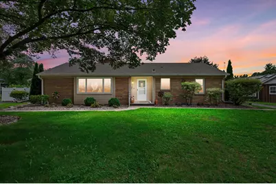 S21W23053  Hillside Dr, Waukesha, WI 53186 - Photo 2
