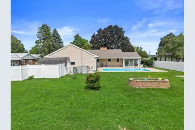 S21W23053  Hillside Dr, Waukesha, WI 53186 - Photo 40