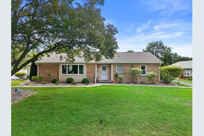 S21W23053  Hillside Dr, Waukesha, WI 53186 - Photo 34