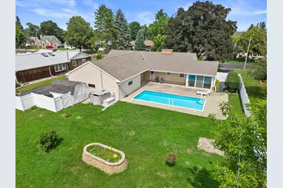 S21W23053  Hillside Dr, Waukesha, WI 53186 - Photo 48
