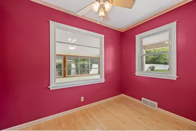 S21W23053  Hillside Dr, Waukesha, WI 53186 - Photo 16