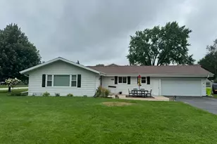 1008 Hilger Rd, Hartland, WI 53029 - Photo 1