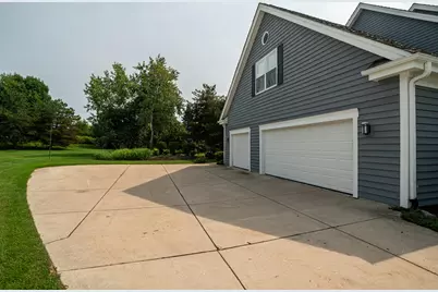 215 E Beechwood Ct, Mequon, WI 53092 - Photo 36