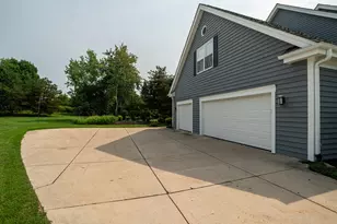 215 E Beechwood Ct, Mequon, WI 53092 - Photo 36