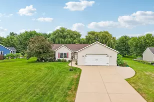 W2055 Summer Hill Dr, Sullivan, WI 53137 - Photo 1