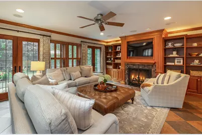 5859 N Maitland Ct, Whitefish Bay, WI 53217 - Photo 12