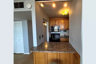 1707 N Prospect Ave #12D, Milwaukee, WI 53202 - Photo 6
